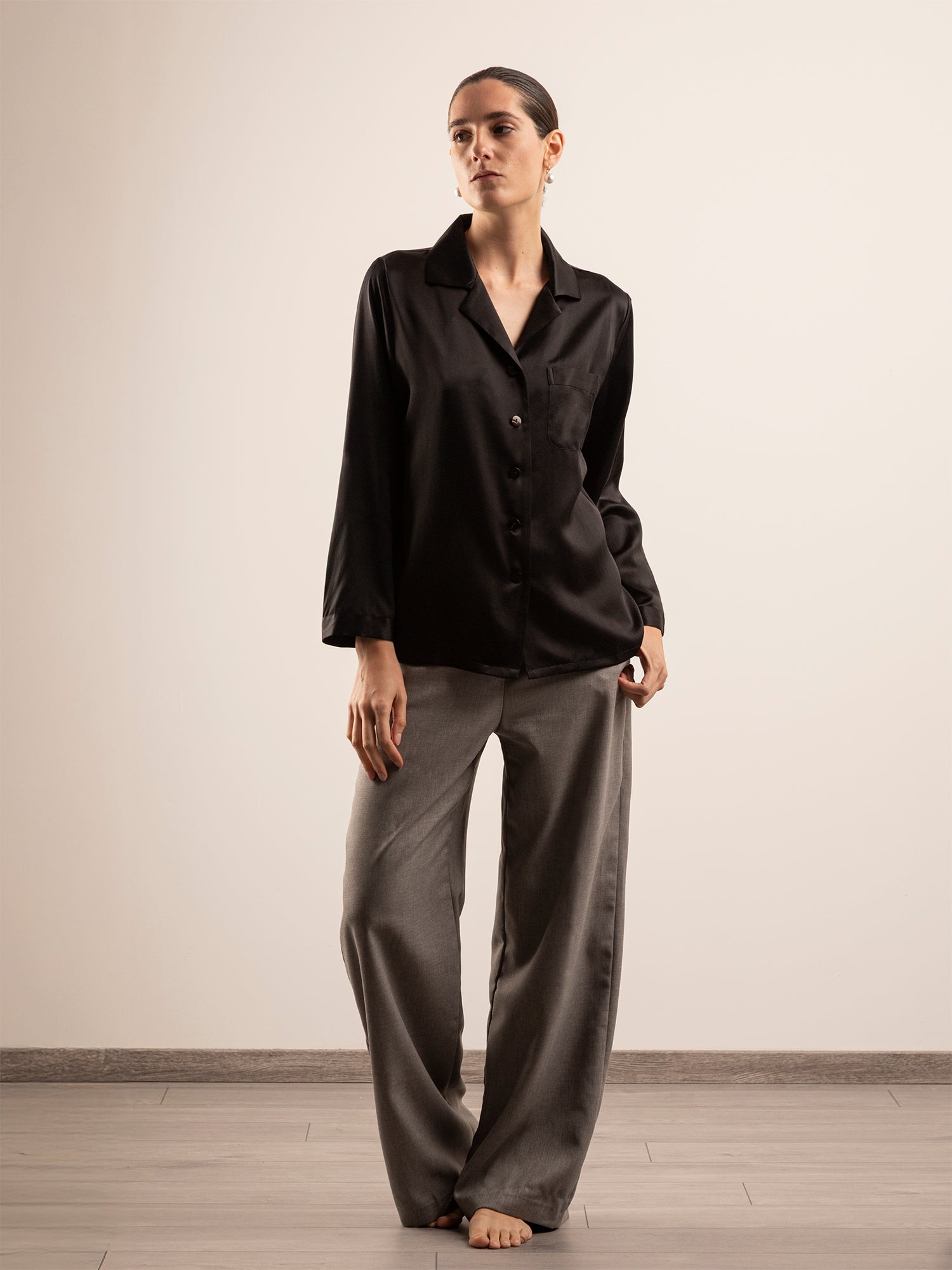 Camicia in Seta a Manica Lunga con Collo Revers Nero Onice