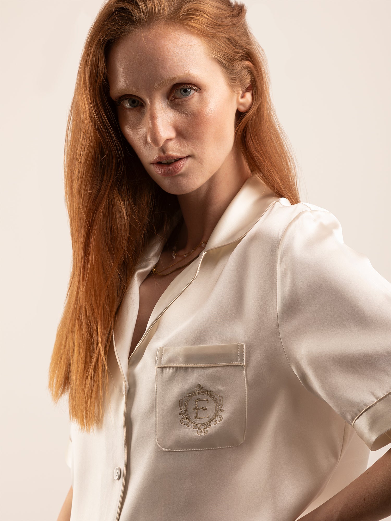 Camicia a Manica Corta in Seta con Ricamo e Profili Colore - Bianco Naturale