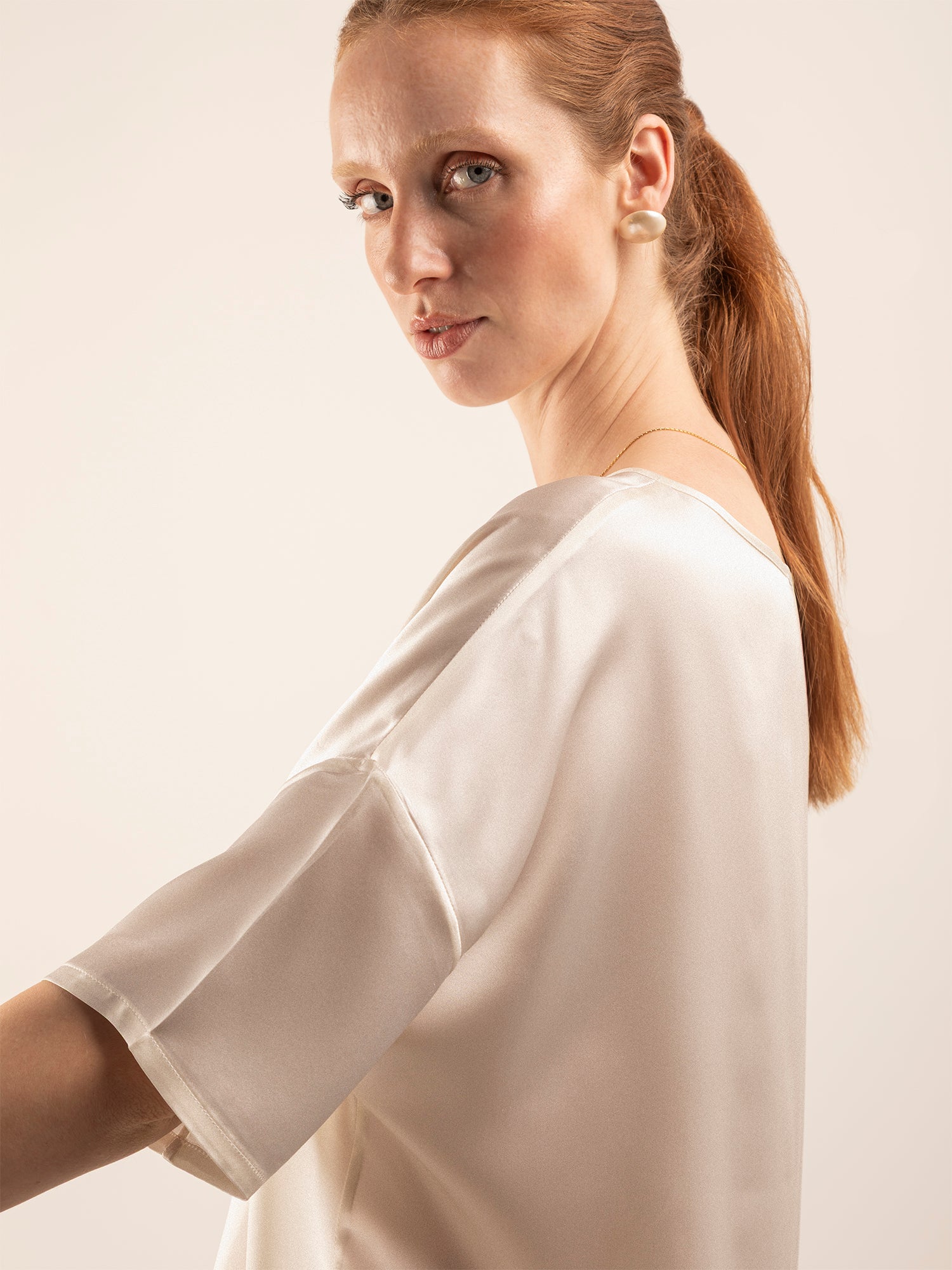 T-shirt Morbida in Seta con Taschino - Bianco Naturale