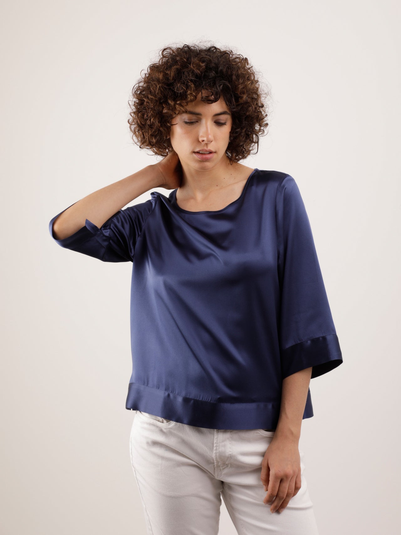 T-shirt Morbida in Seta con Bande