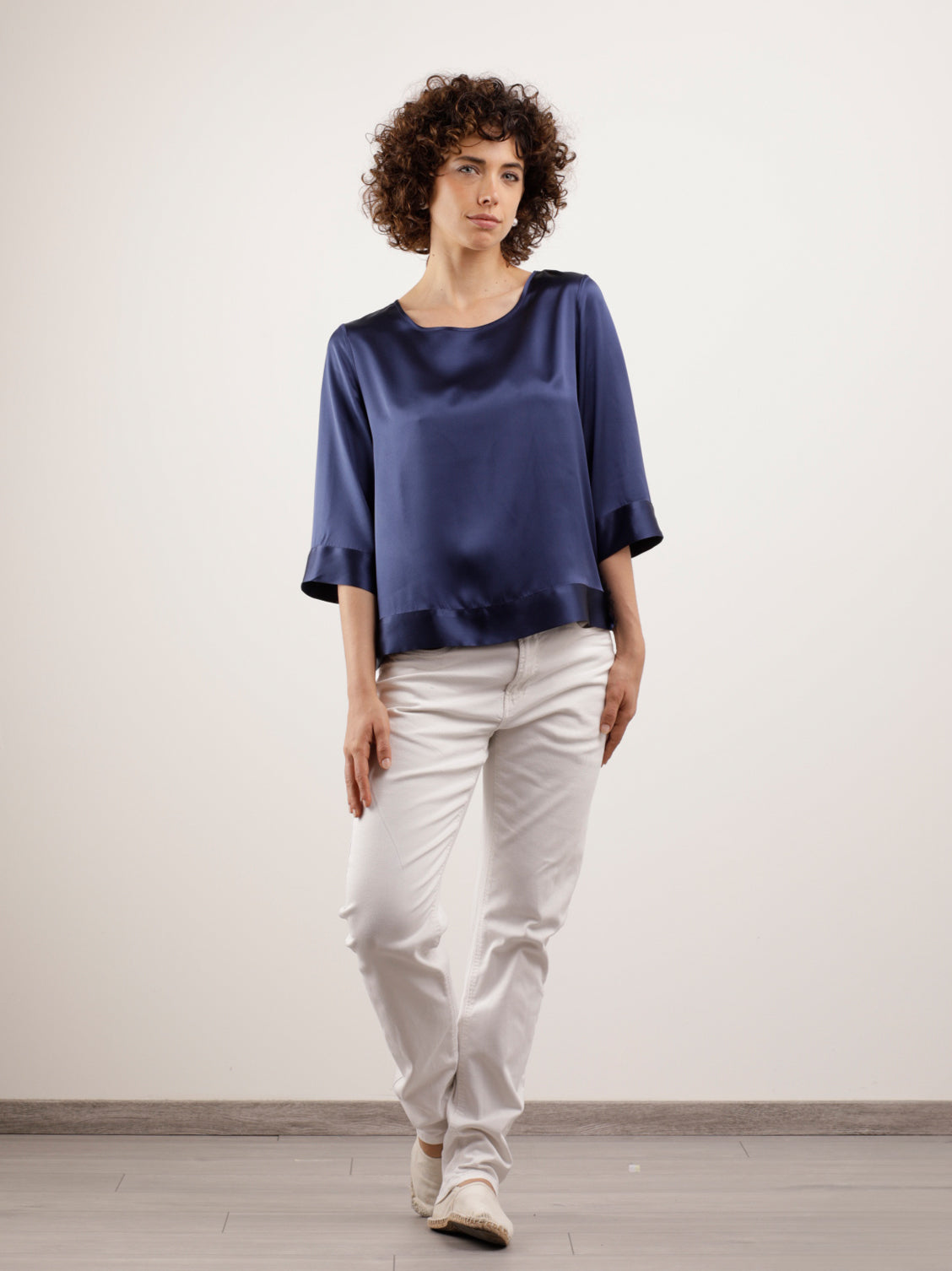 T-shirt Morbida in Seta con Bande