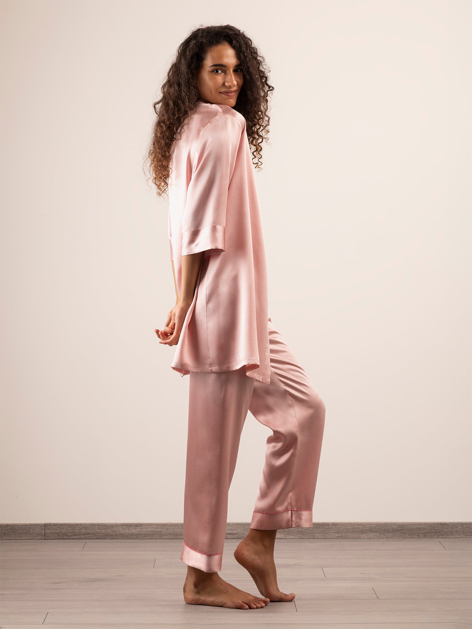 Kimono Corto in Seta con Cintura