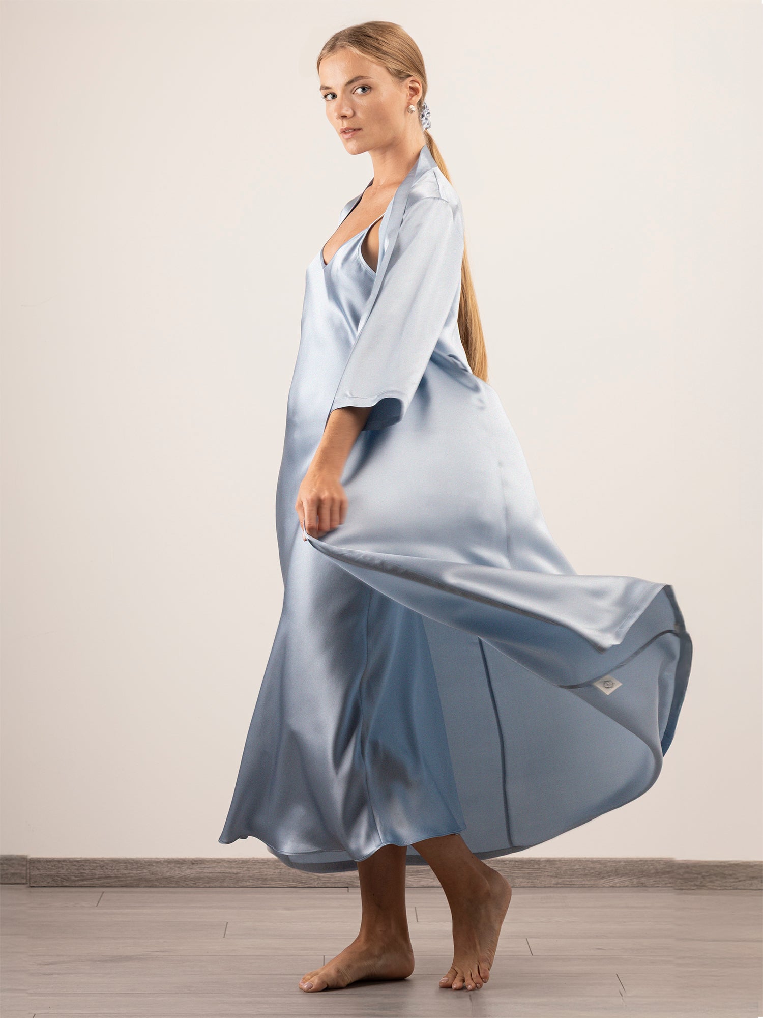 Kimono Lungo in Seta con Cintura - Azzurro Polvere