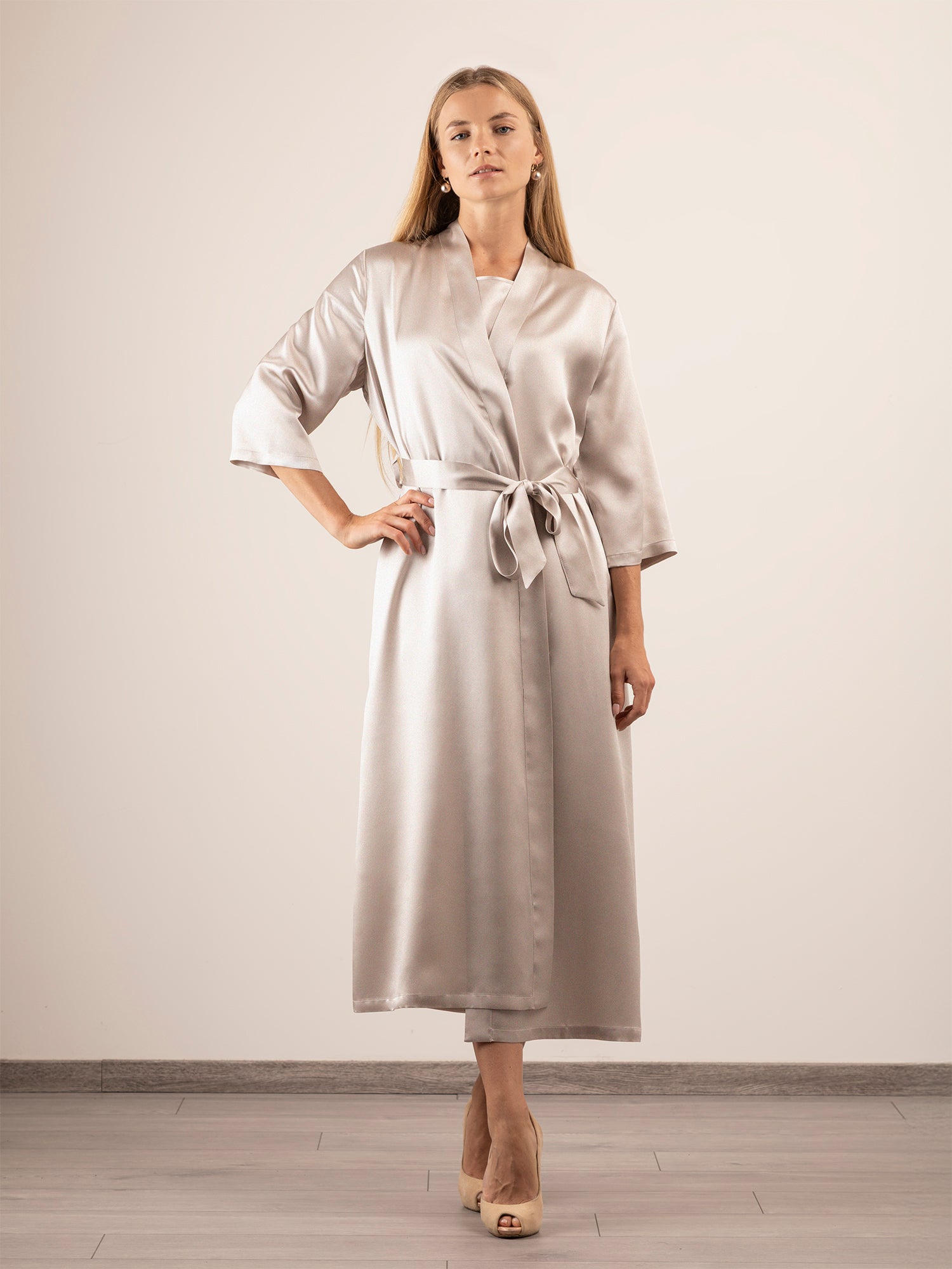 Kimono Lungo in Seta con Cintura - Grigio Perla
