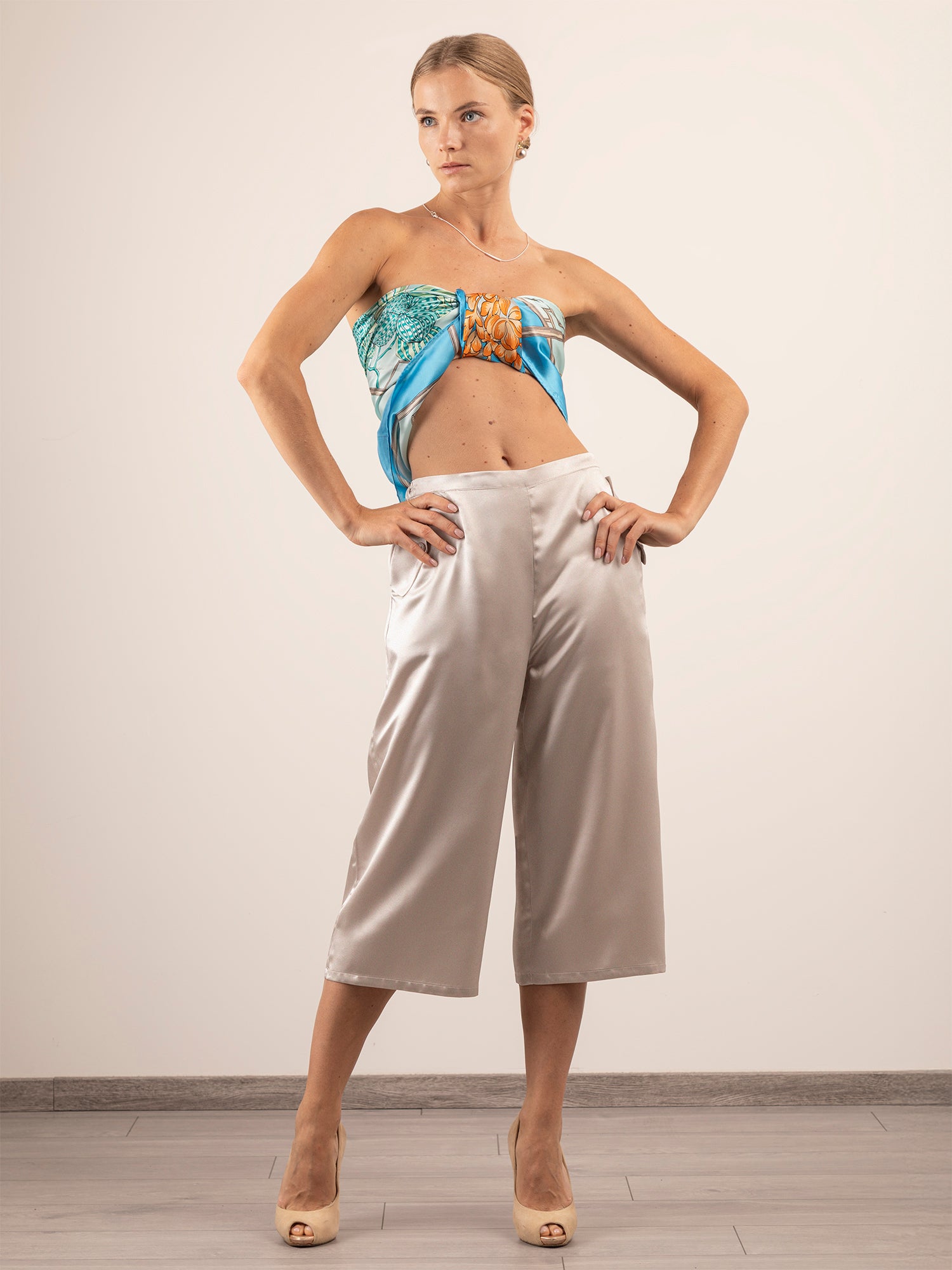 Pantalone Pinocchietto in Seta con Tasche