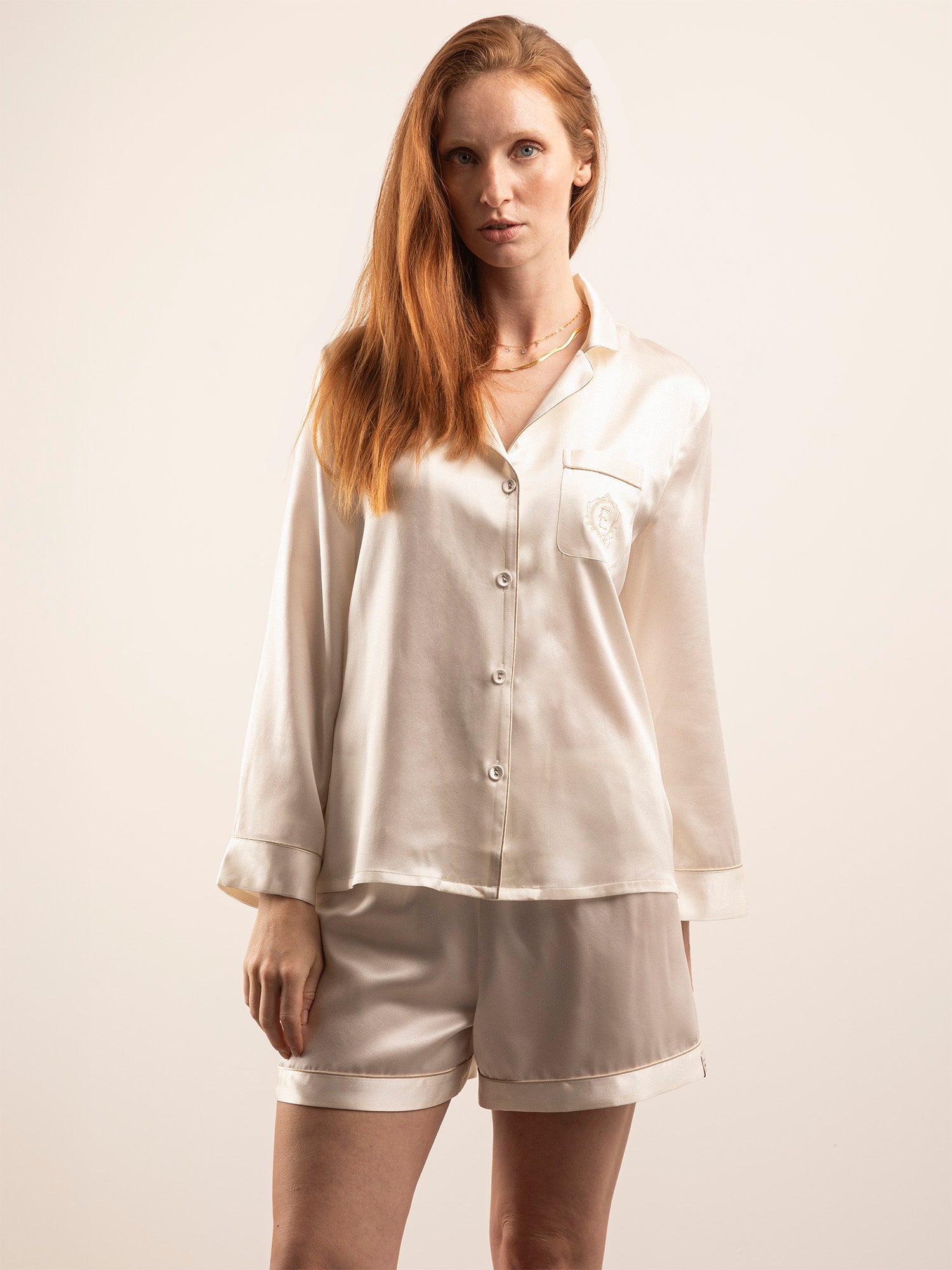 Shorts in Seta con Profili Colore
