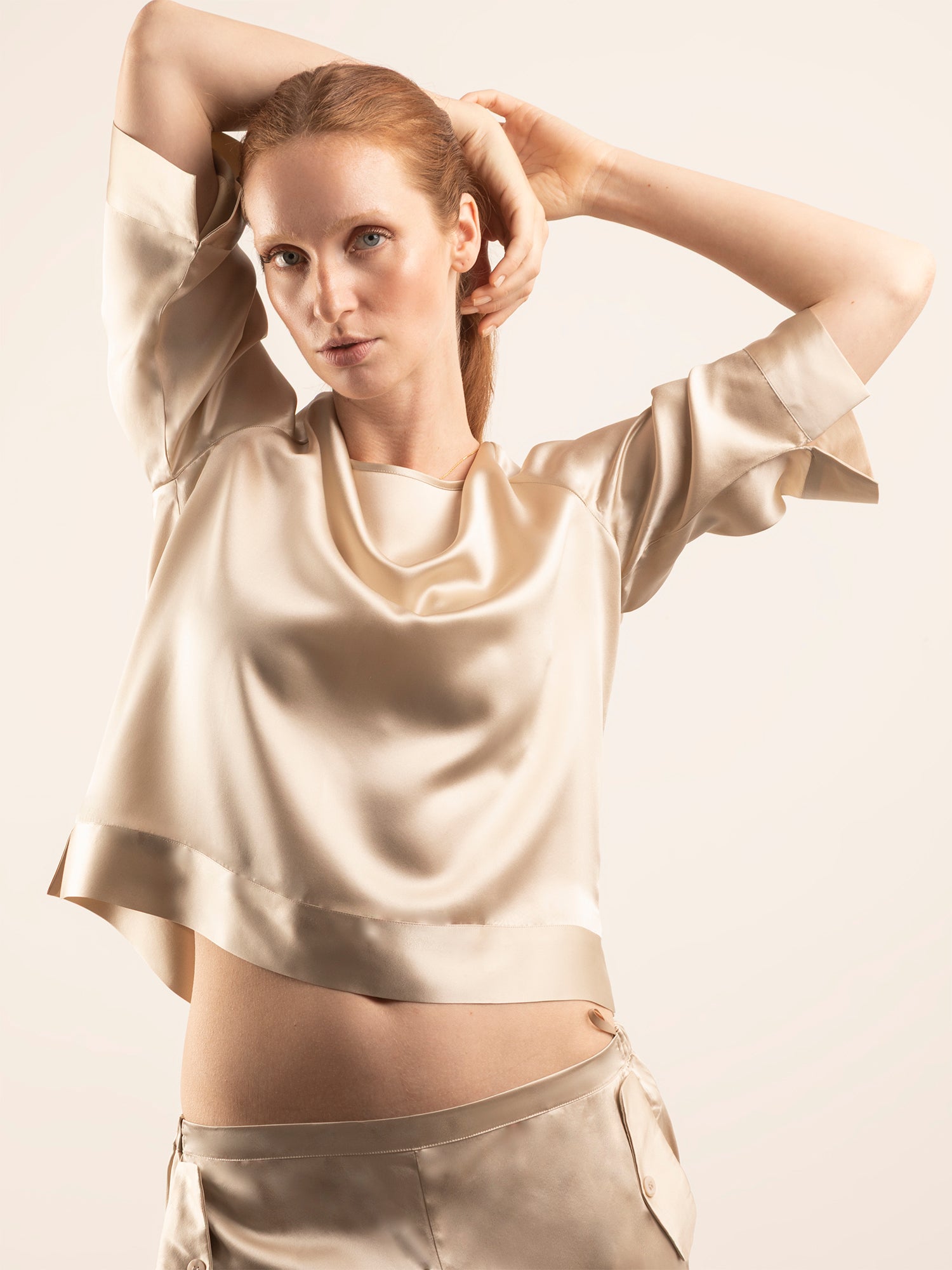 T-shirt Morbida in Seta con Bande - Champagne