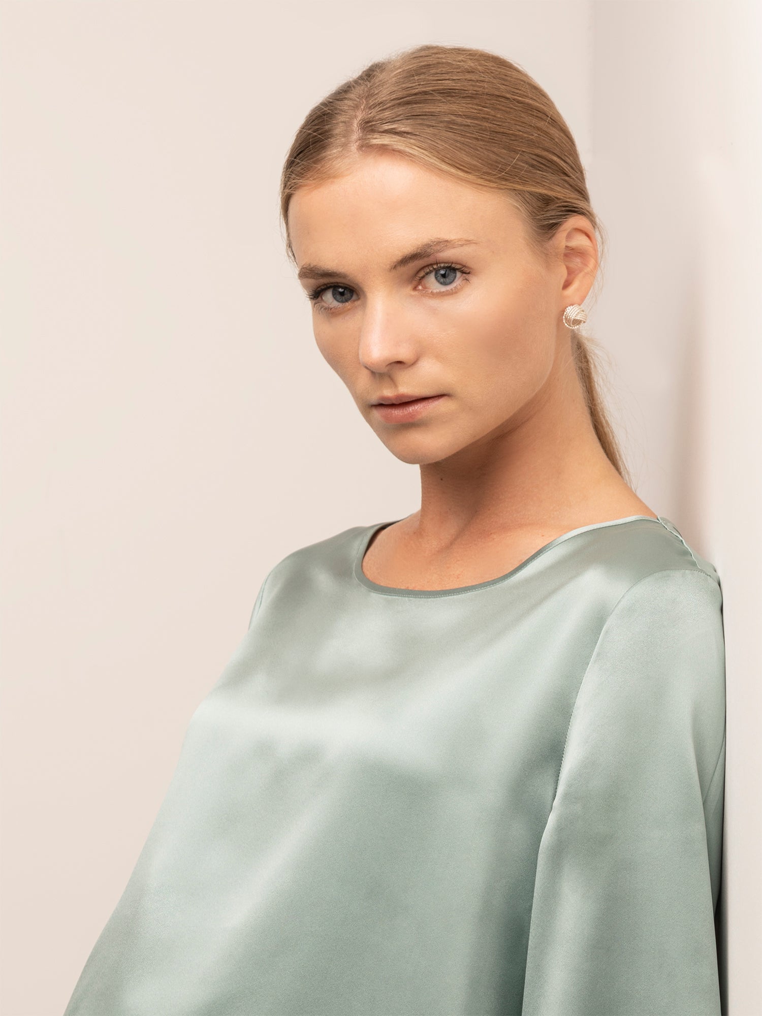 T-shirt Morbida in Seta con Bande - Verde Salvia