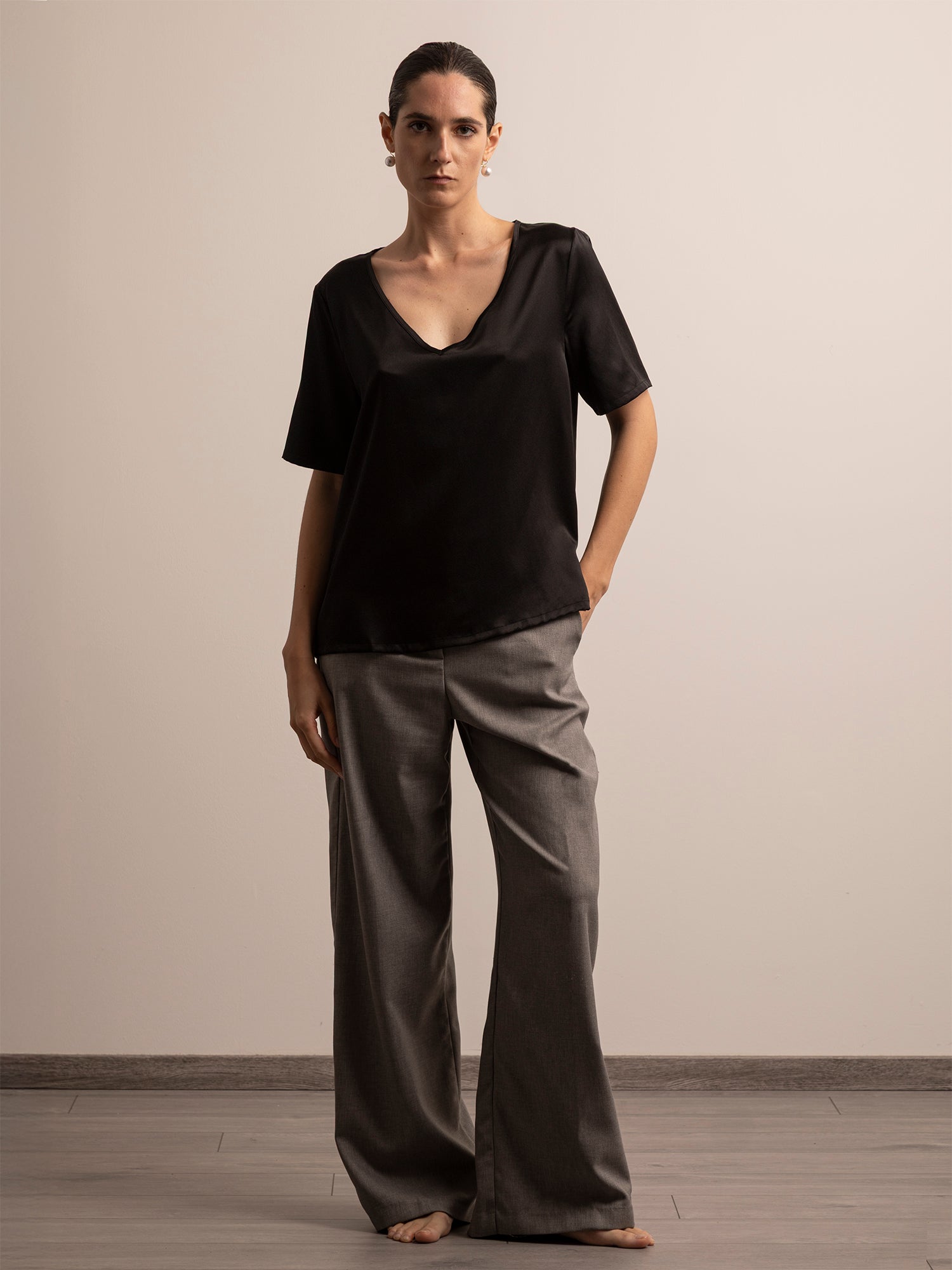 T-shirt in Seta con Scollo a V