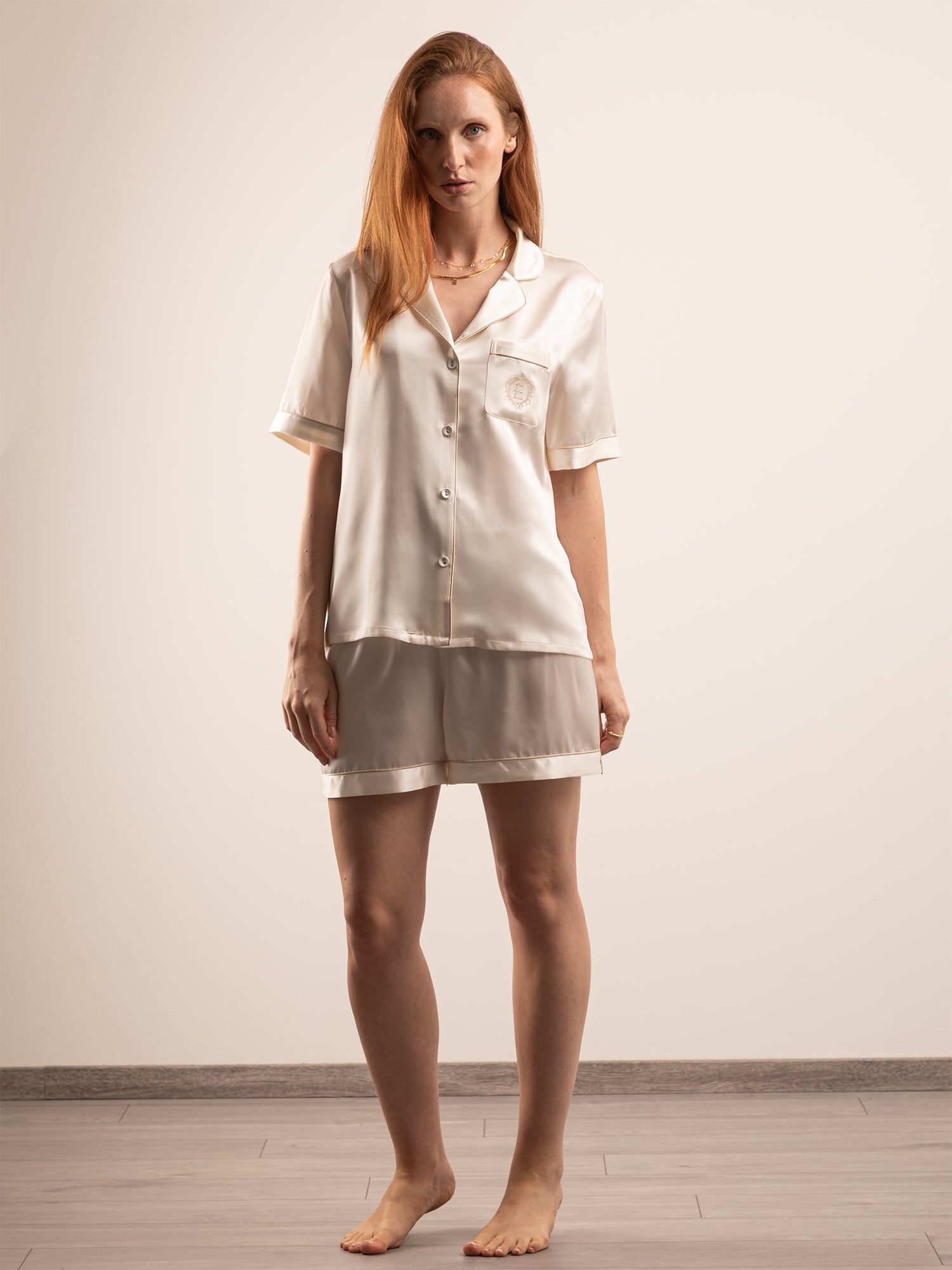 Camicia a Manica Corta in Seta con Ricamo e Profili Colore