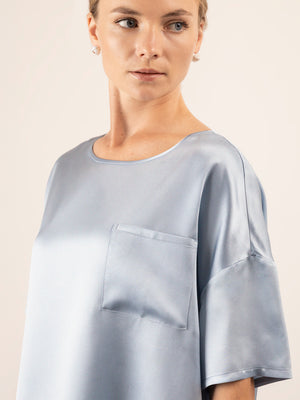 T-shirt Morbida in Seta con Taschino - Azzurro Polvere
