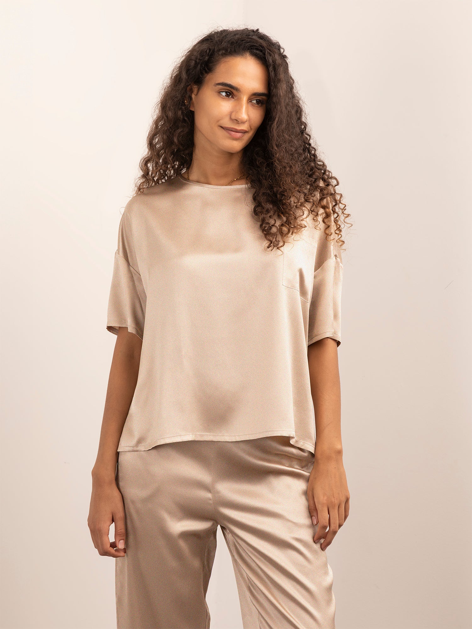 T-shirt Morbida in Seta con Taschino