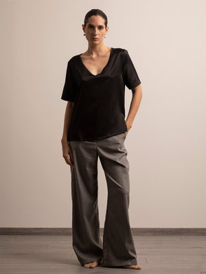 T-shirt in Seta con Scollo a V - Nero Onice