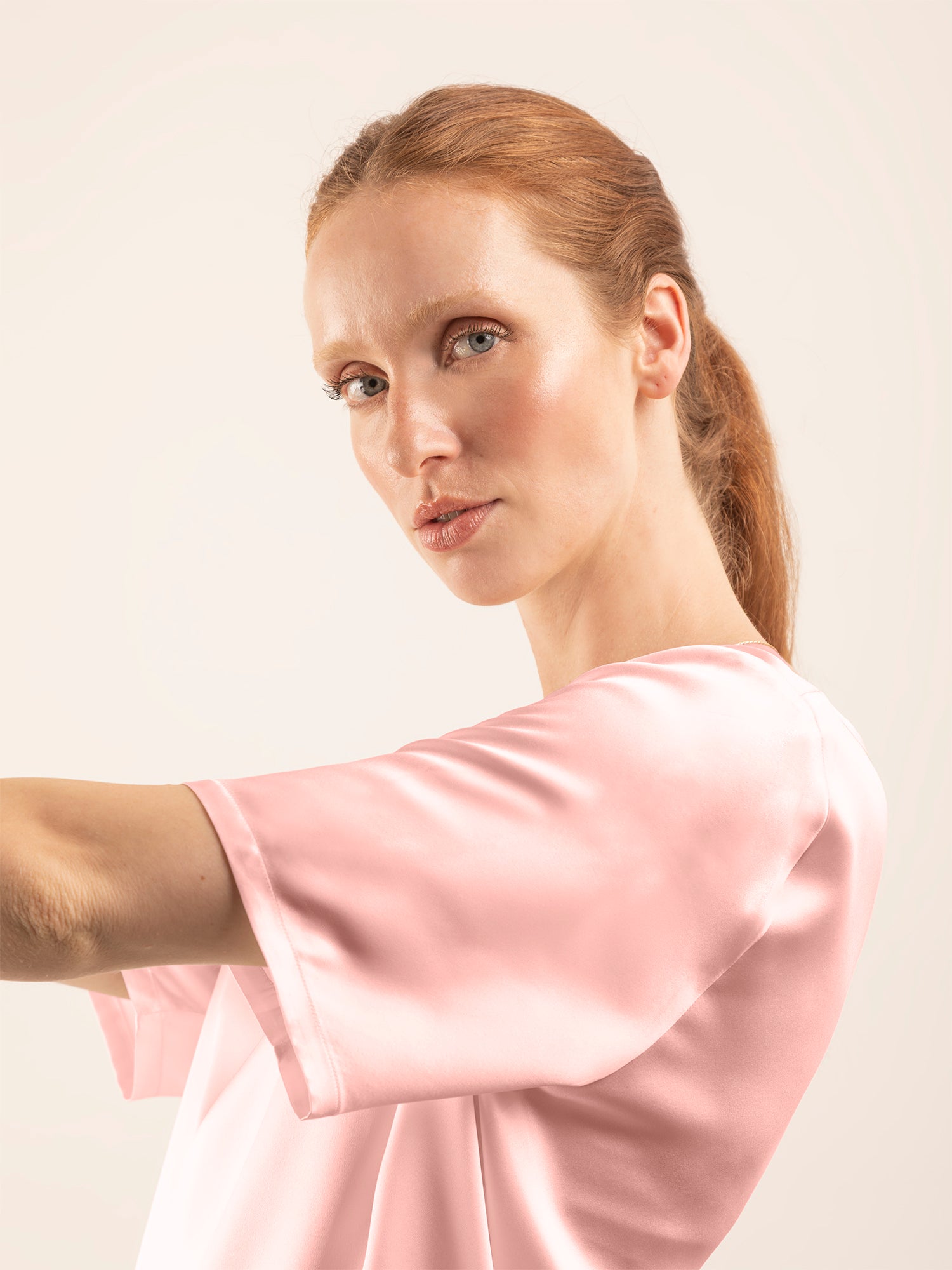 T-shirt in Seta con Scollo a V - Rosa Cipria